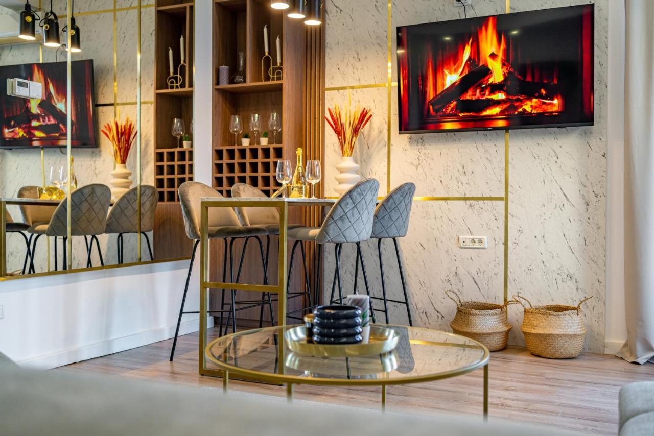 Golden View - Breathtaking Location In Bucharest Apartment Luaran gambar