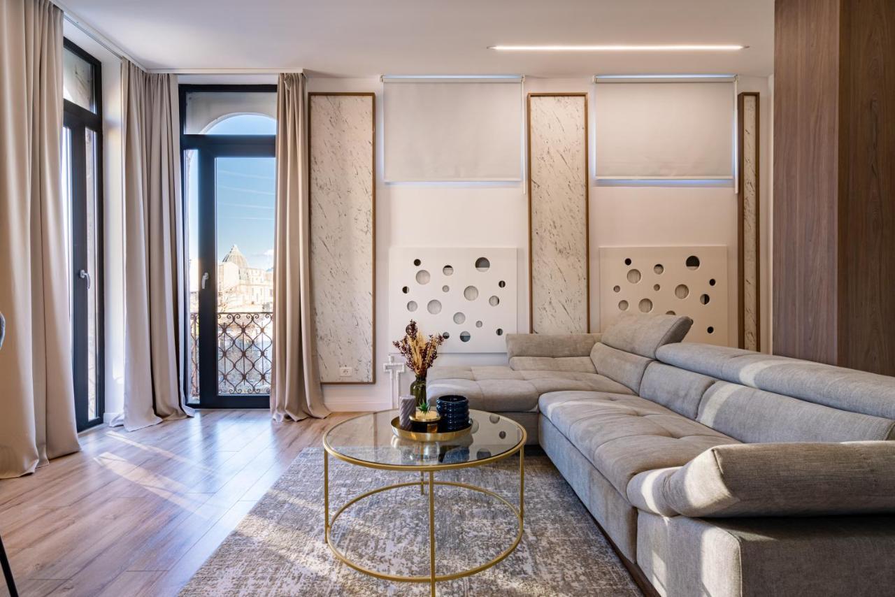Golden View - Breathtaking Location In Bucharest Apartment Luaran gambar